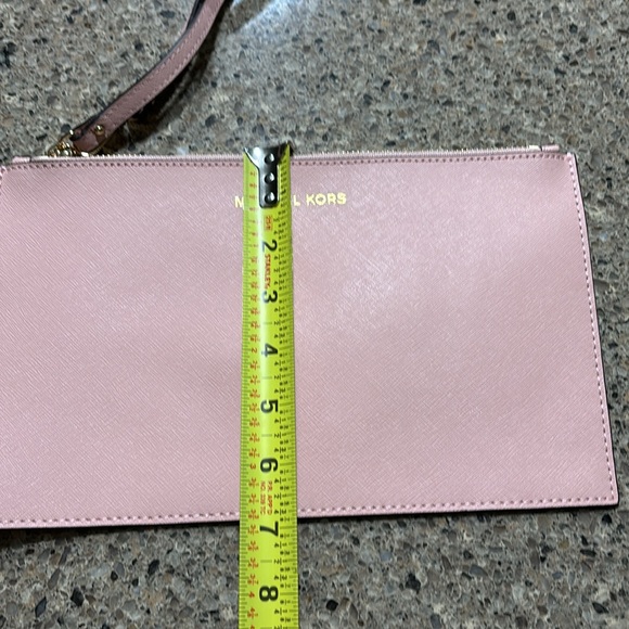 Michael Kors wristlet Large - Picture 4 of 7